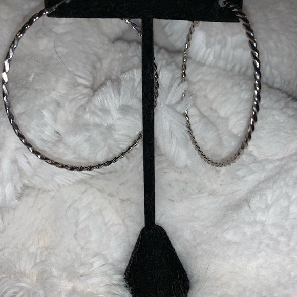 4 pairs of woman earrings - Picture 4 of 14